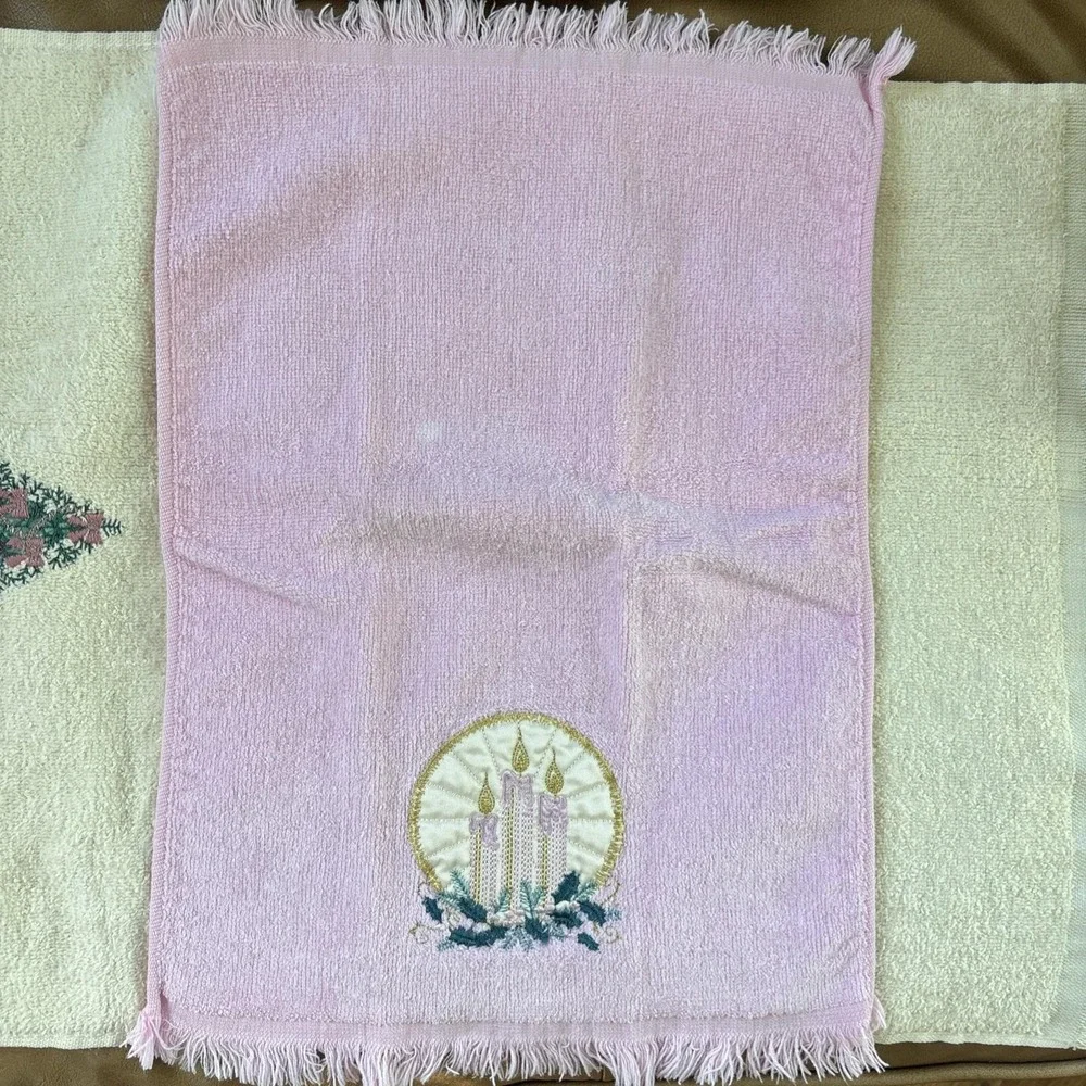 VTG Set Of 3 Embroidered Pink Christmas Towels Tree Ribbons Candles Holly Gold